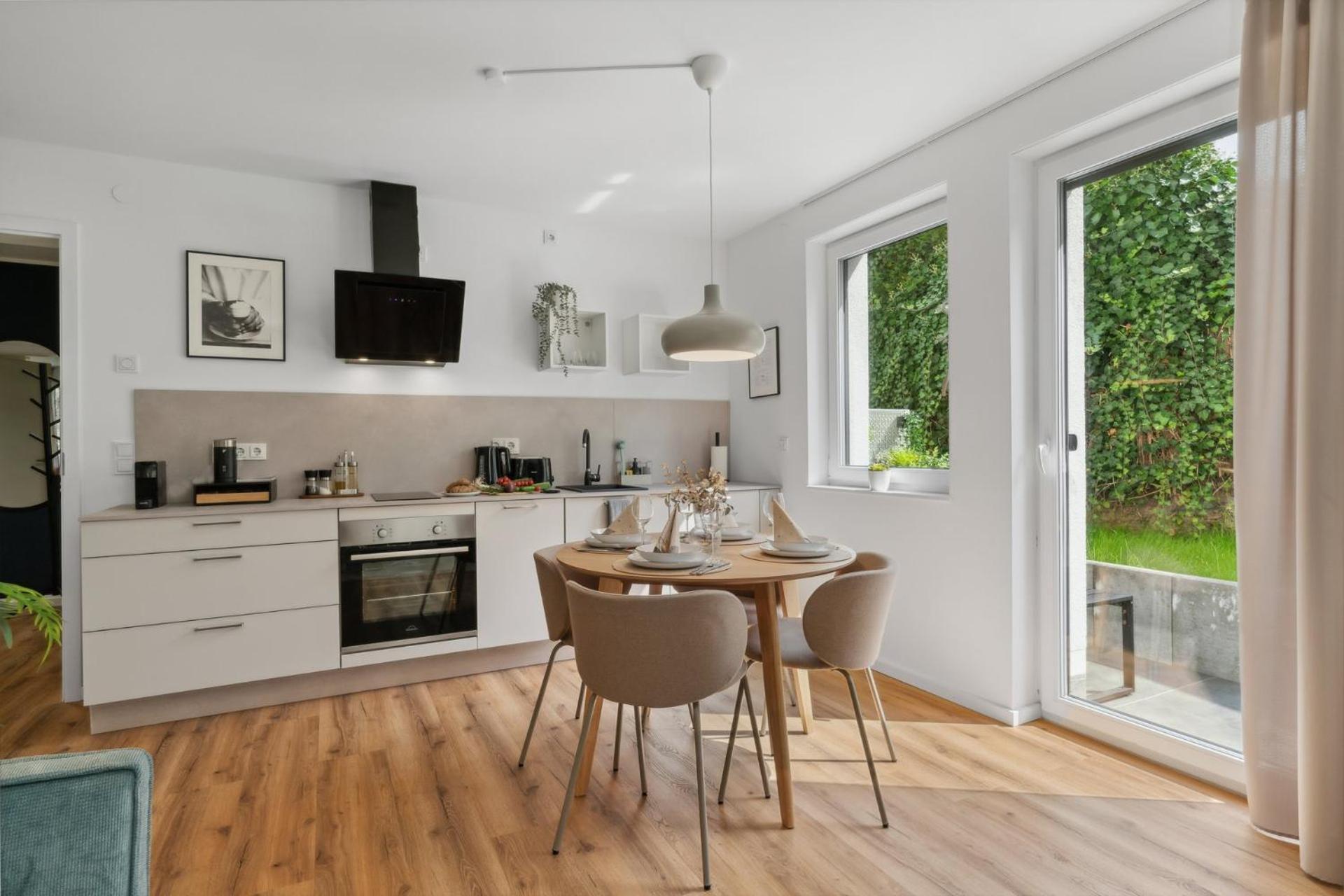 Zwei Apartments Fuer Bis Zu 8 Personen Zentral, Modern, Mit Terrasse & Balkon Bielefeld Exterior foto
