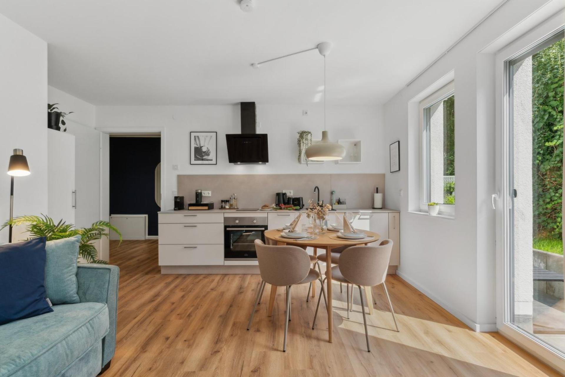Zwei Apartments Fuer Bis Zu 8 Personen Zentral, Modern, Mit Terrasse & Balkon Bielefeld Exterior foto