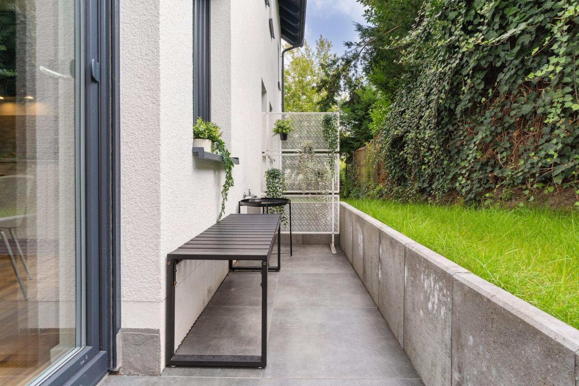 Zwei Apartments Fuer Bis Zu 8 Personen Zentral, Modern, Mit Terrasse & Balkon Bielefeld Exterior foto